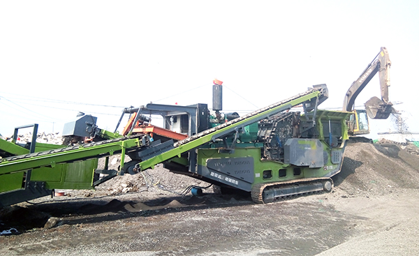 履帶式移動破碎站處理建筑垃圾優勢顯著