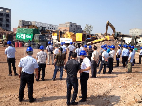 鄭州市高新區黨工委書記、管委會主任趙書賢等領導考察高新區建筑垃圾消納場