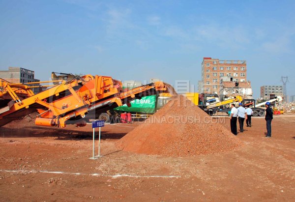 建筑垃圾移動破碎站