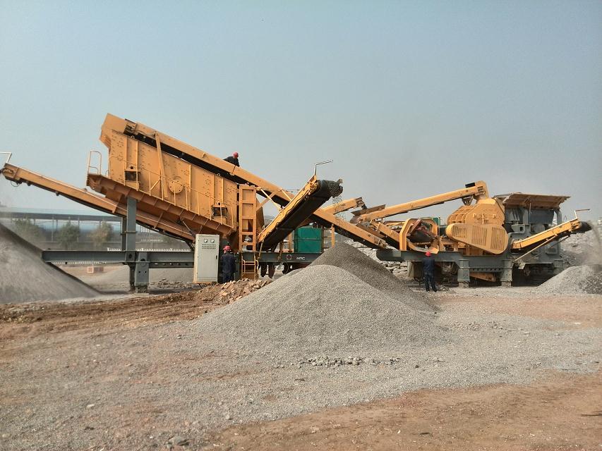 日產1500噸破碎建筑垃圾現場 日產1500噸破碎建筑垃圾現場